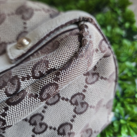 Gucci GG Canvas Medium Abbey Shoulder Bag - Picture 8 of 15